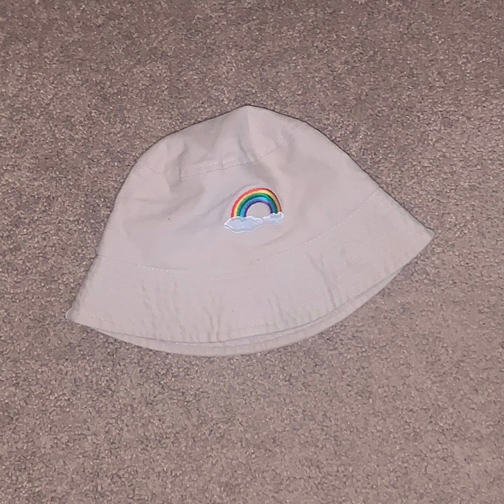 One size fits all rainbow bucket hat perfect for summer!!!